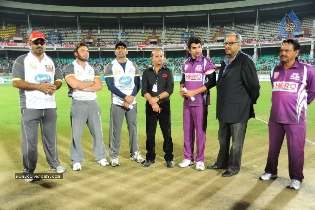Bengal Tigers Vs Mumbai Heroes Match Photos - 24 / 55 photos