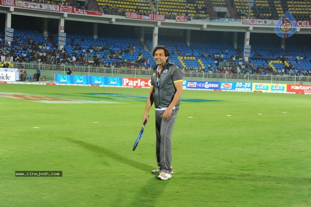 Bengal Tigers Vs Mumbai Heroes Match Photos - 26 / 55 photos