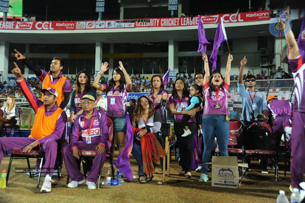 Bengal Tigers Vs Mumbai Heroes Match Photos - 27 / 55 photos