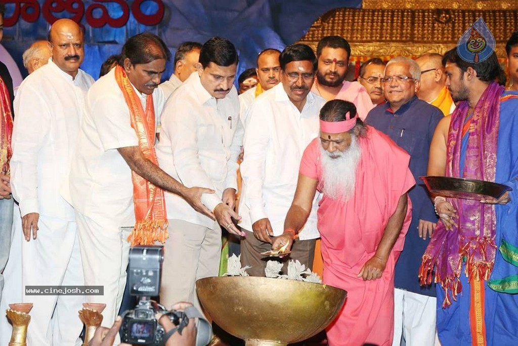 Bhakthi TV Koti Deepothsavam Day 14 - 22 / 41 photos