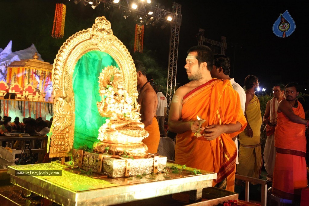 Bhakthi TV Koti Deepothsavam Day 15 - 4 / 148 photos