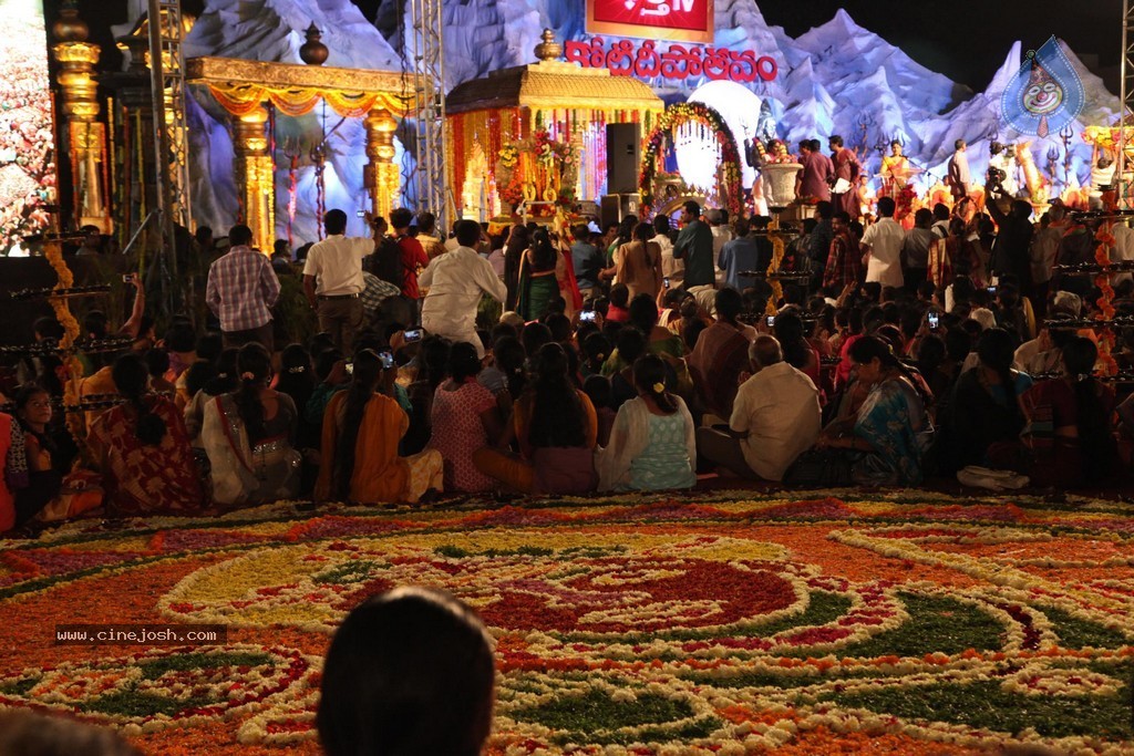 Bhakthi TV Koti Deepothsavam Day 15 - 63 / 148 photos