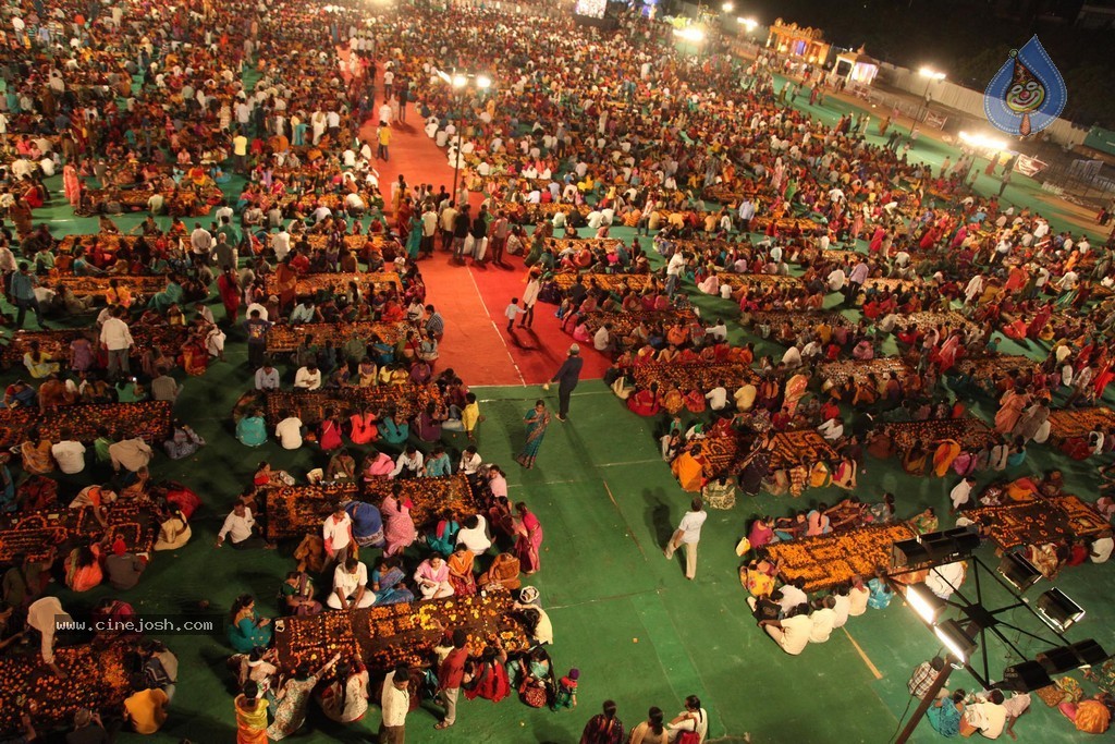 Bhakthi TV Koti Deepothsavam Day 15 - 79 / 148 photos
