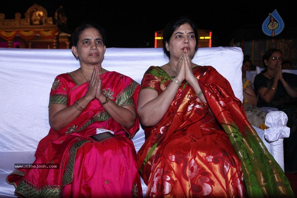 Bhakthi TV Koti Deepothsavam Day 15 - 122 / 148 photos