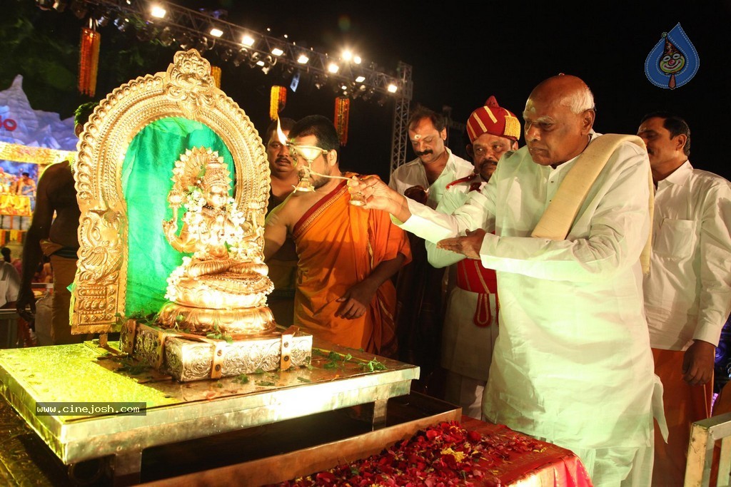 Bhakthi TV Koti Deepothsavam Day 15 - 131 / 148 photos