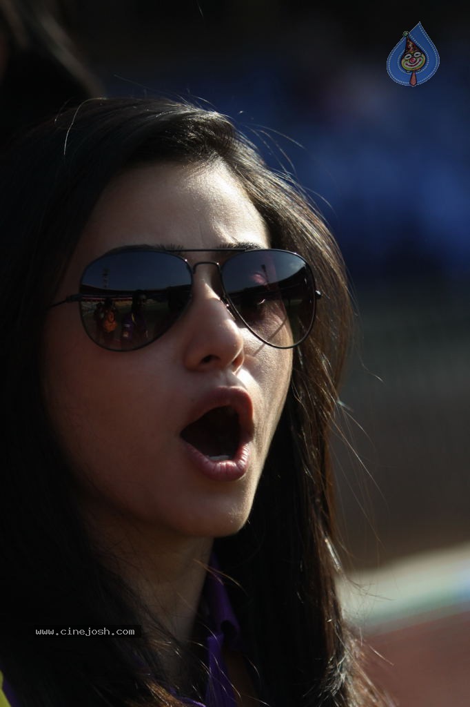 Bhojpuri Dabanggs Vs Bengal Tigers Match Photos  - 17 / 71 photos