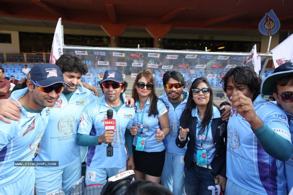 Bhojpuri Dabanggs Vs Bengal Tigers Match Photos  - 34 / 71 photos