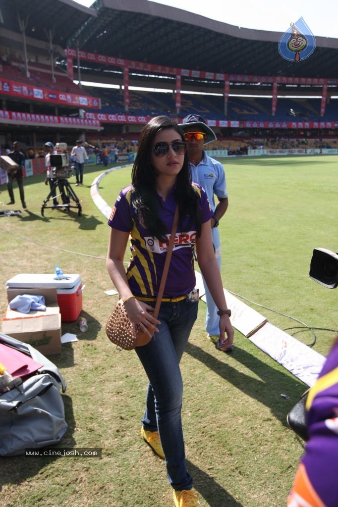 Bhojpuri Dabanggs Vs Bengal Tigers Match Photos  - 50 / 71 photos