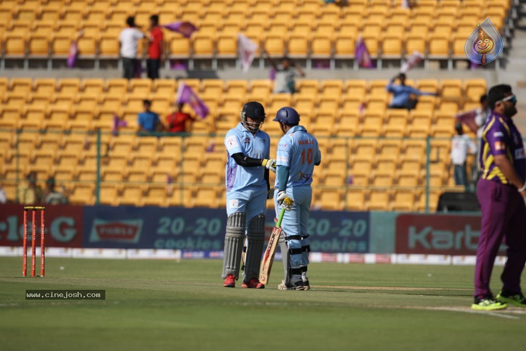 Bhojpuri Dabanggs Vs Bengal Tigers Match Photos  - 55 / 71 photos