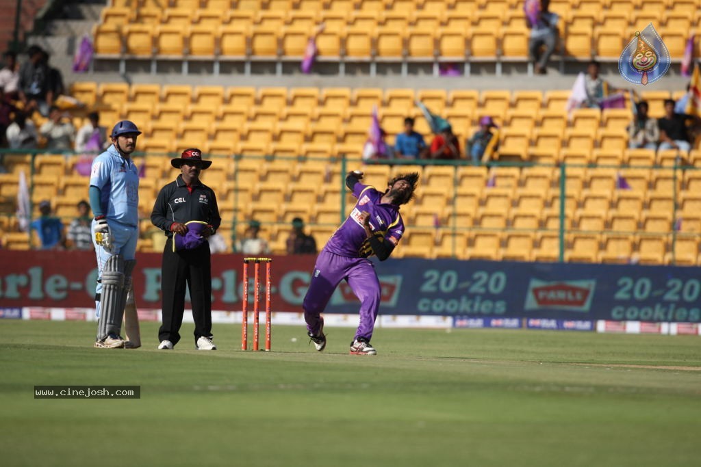 Bhojpuri Dabanggs Vs Bengal Tigers Match Photos  - 69 / 71 photos