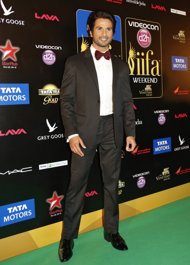 Bolly Celebs at IIFA Awards 2013 - 23 / 58 photos