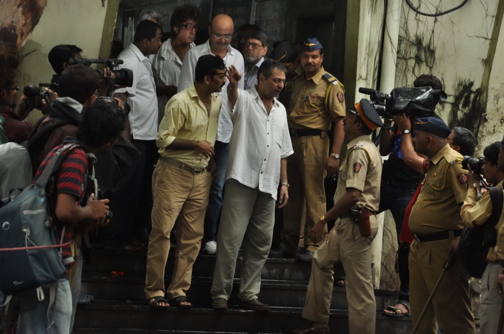 Bolly Celebs at Pran Cremation Ceremony  - 56 / 97 photos