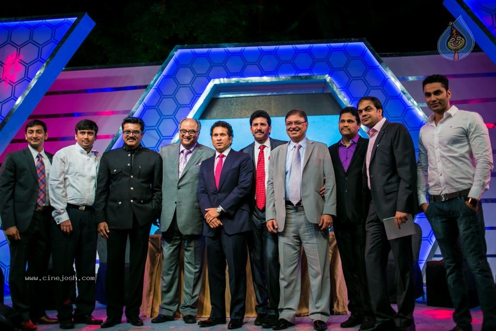 Bolly n South Celebs at CCL Season 4 Launch 02 - 55 / 152 photos