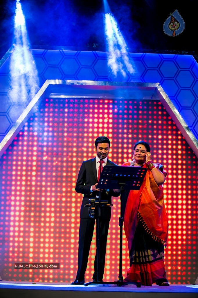 Bolly n South Celebs at CCL Season 4 Launch 02 - 59 / 152 photos