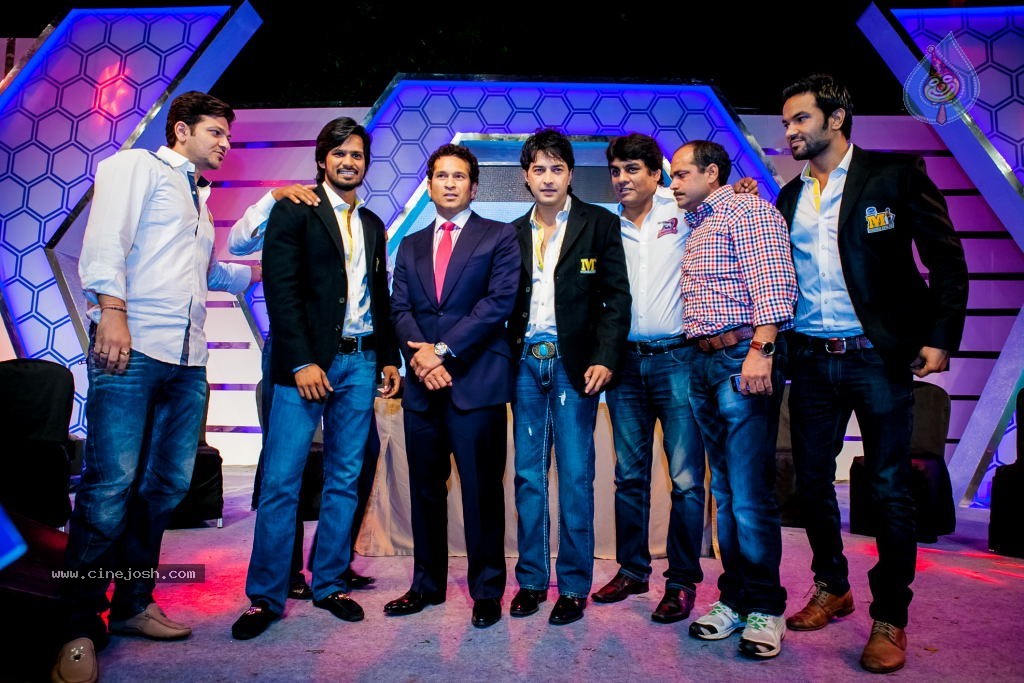 Bolly n South Celebs at CCL Season 4 Launch 02 - 100 / 152 photos