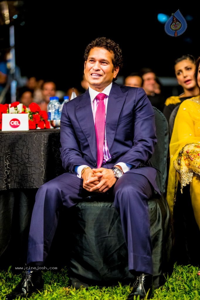 Bolly n South Celebs at CCL Season 4 Launch 02 - 124 / 152 photos