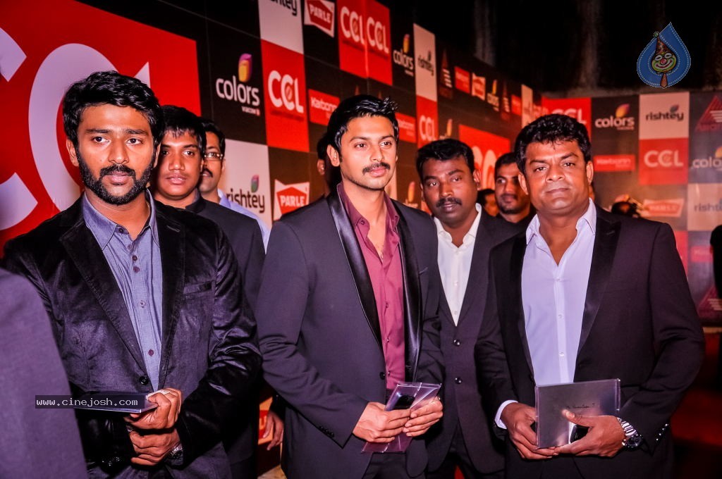 Bolly n South Celebs at CCL Season 4 Launch 02 - 141 / 152 photos