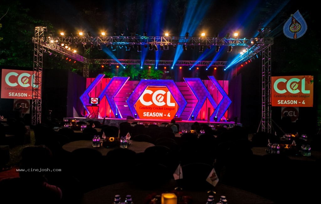 Bolly n South Celebs at CCL Season 4 Launch 02 - 142 / 152 photos