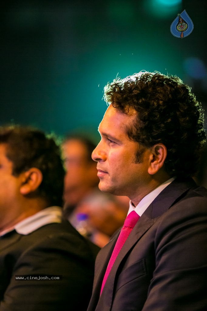 Bolly n South Celebs at CCL Season 4 Launch 02 - 150 / 152 photos