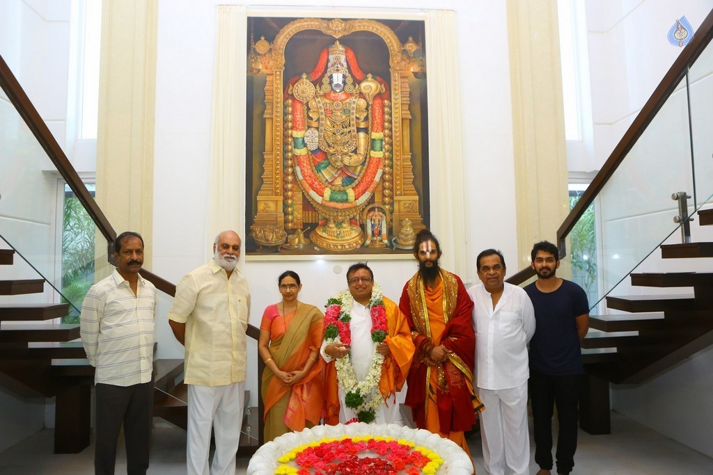 Brahmanandam Felicitates Artist BKS Varma - 8 / 16 photos