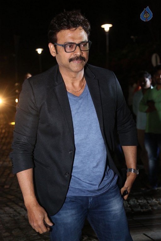 Britannia Filmfare Awards 2016 Photos 3 - 1 / 59 photos