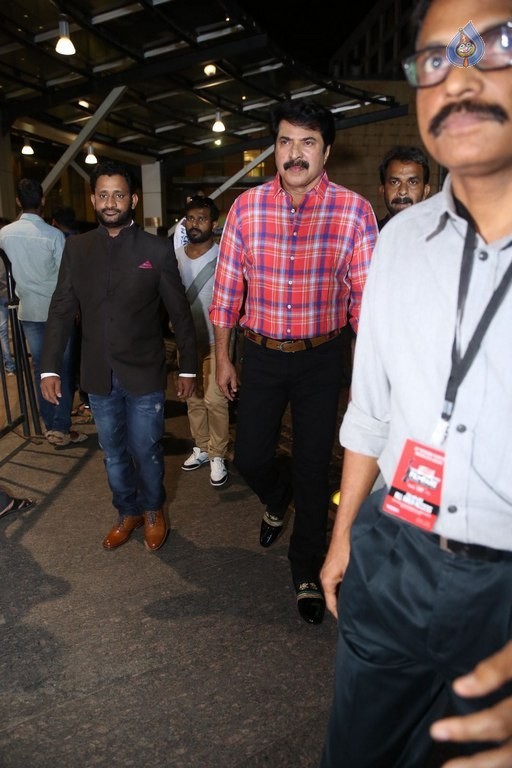 Britannia Filmfare Awards 2016 Photos 3 - 26 / 59 photos