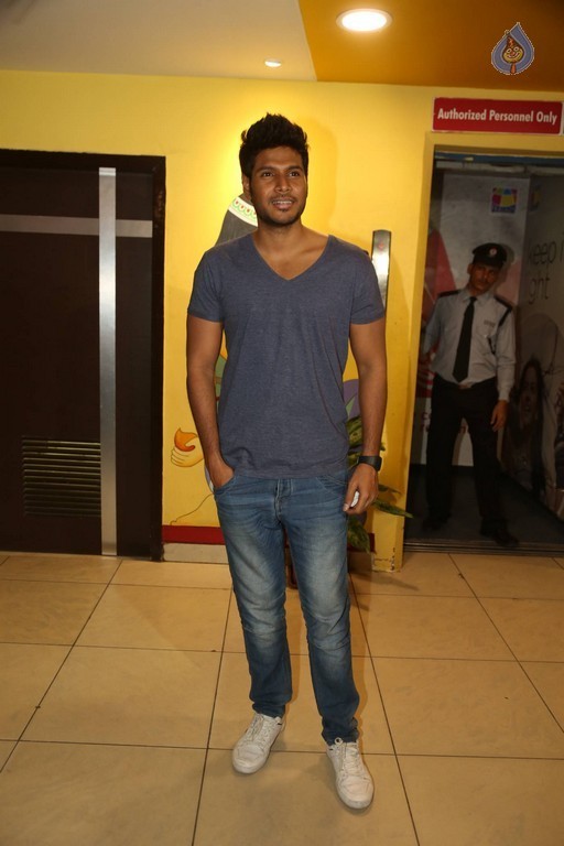 Bruce Lee Premiere Show  - 29 / 41 photos