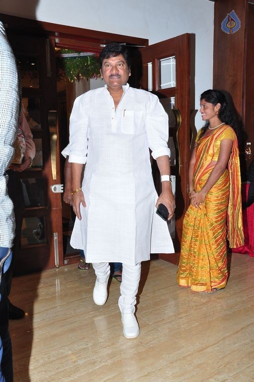 Cameraman Navakanth Son Sumanth Wedding Reception - 114 / 134 photos