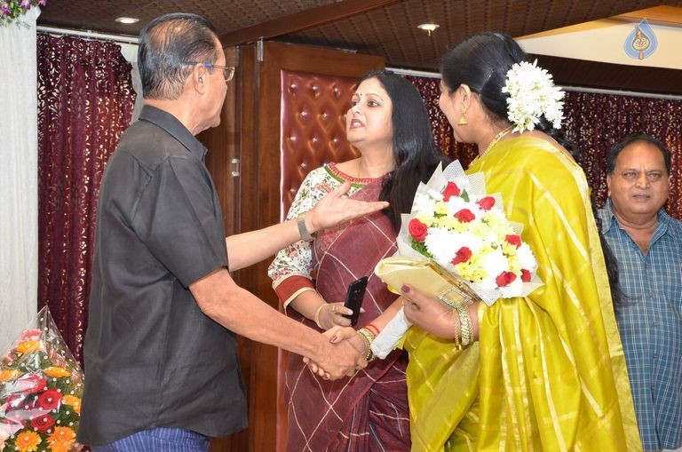 Cameraman Navakanth Son Sumanth Wedding Reception - 128 / 134 photos