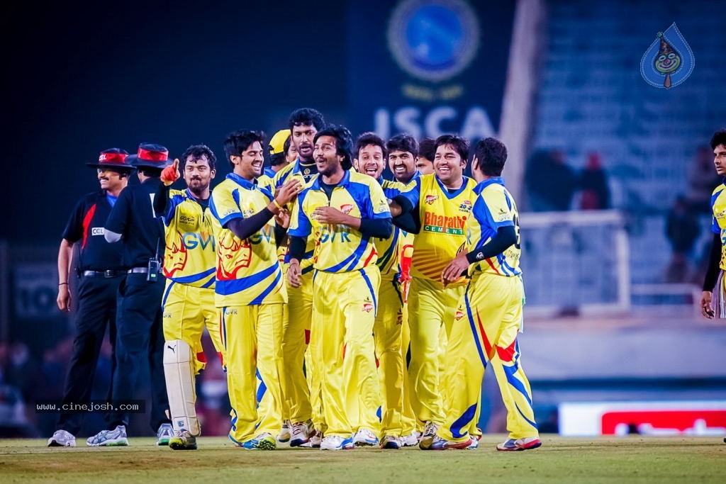 CCL4 Bhojpuri Dabanggs Vs Chennai Rhinos Match Photos - 8 / 168 photos