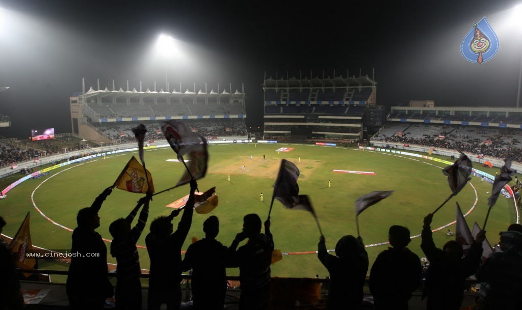 CCL4 Bhojpuri Dabanggs Vs Chennai Rhinos Match Photos - 98 / 168 photos