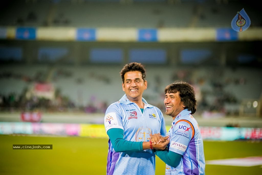 CCL4 Bhojpuri Dabanggs Vs Chennai Rhinos Match Photos - 100 / 168 photos