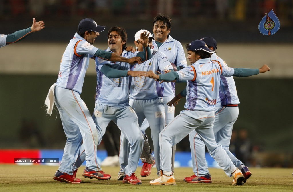 CCL4 Bhojpuri Dabanggs Vs Chennai Rhinos Match Photos - 110 / 168 photos