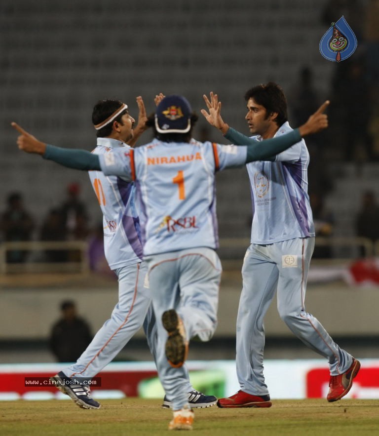 CCL4 Bhojpuri Dabanggs Vs Chennai Rhinos Match Photos - 122 / 168 photos