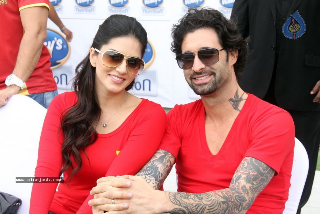 CCL4 Mumbai Heroes Vs Telugu Warriors Match Photos - 72 / 178 photos