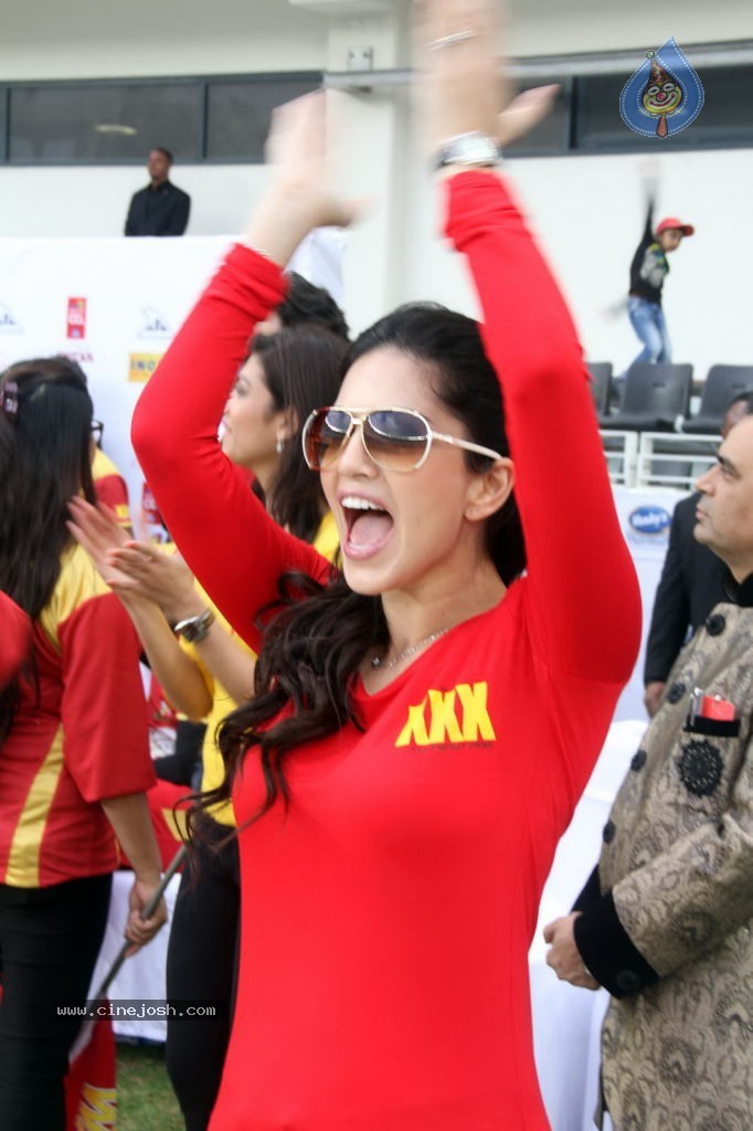 CCL4 Mumbai Heroes Vs Telugu Warriors Match Photos - 122 / 178 photos