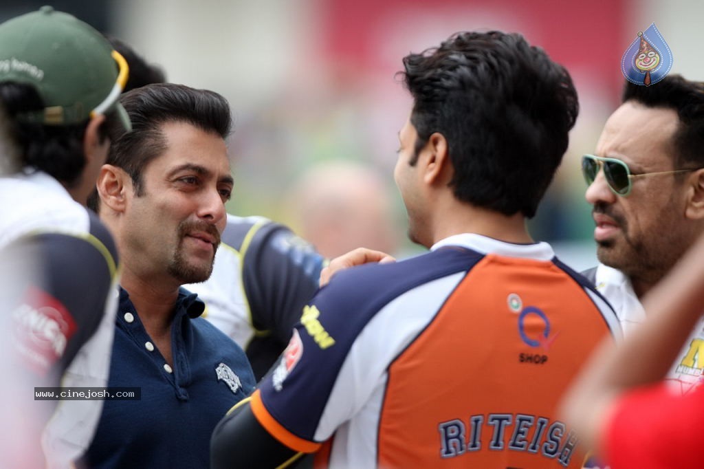 CCL4 Mumbai Heroes Vs Telugu Warriors Match Photos - 131 / 178 photos