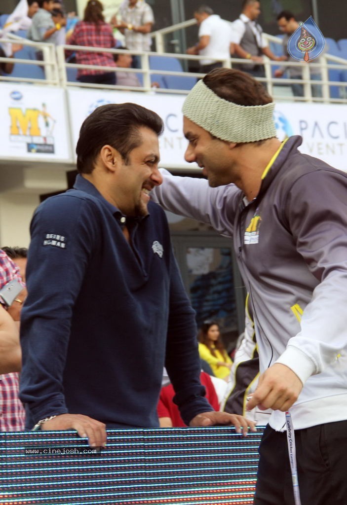 CCL4 Mumbai Heroes Vs Telugu Warriors Match Photos - 171 / 178 photos