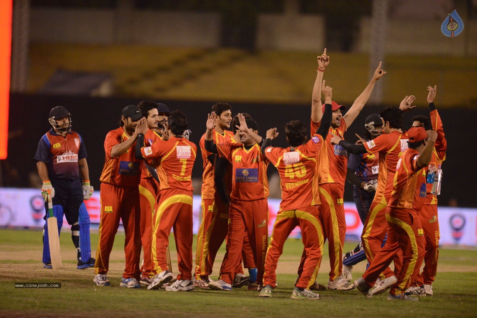 CCL5 Telugu warriors vs Bengal Tigers 01 - 26 / 214 photos
