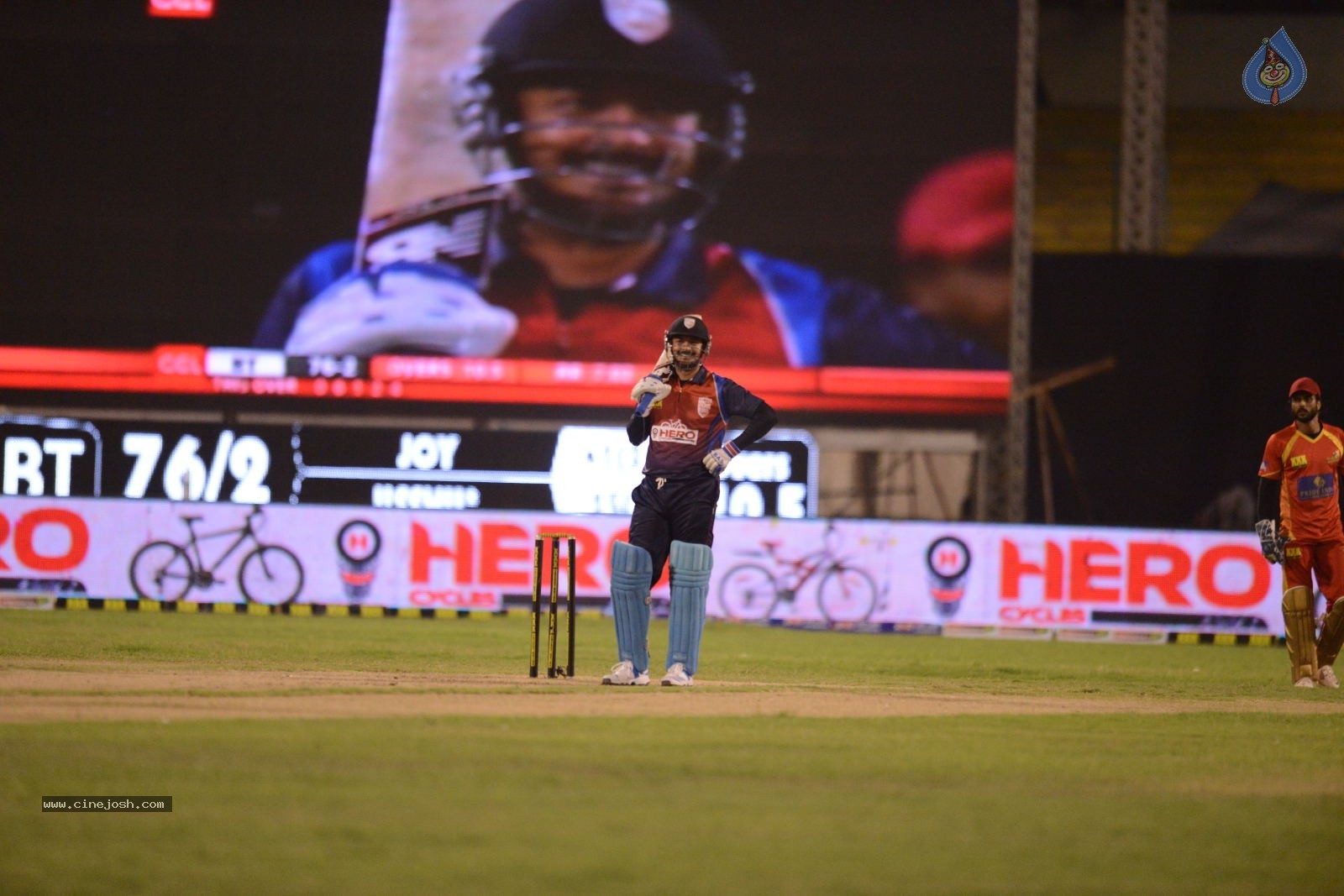 CCL5 Telugu warriors vs Bengal Tigers 01 - 30 / 214 photos