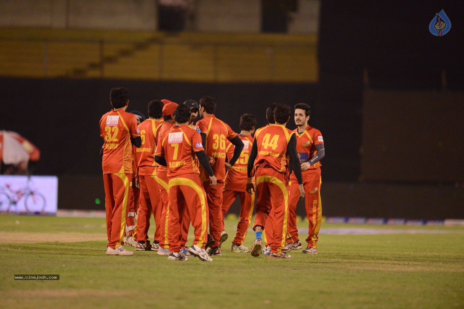 CCL5 Telugu warriors vs Bengal Tigers 01 - 101 / 214 photos