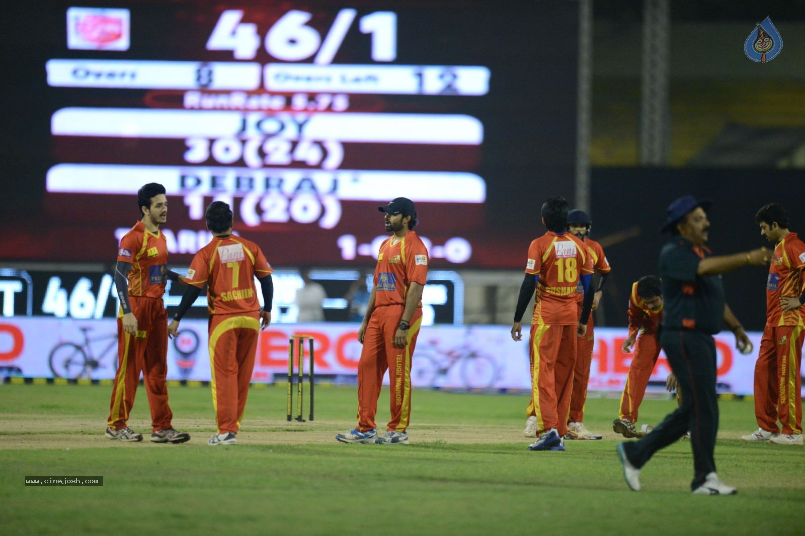 CCL5 Telugu warriors vs Bengal Tigers 01 - 104 / 214 photos