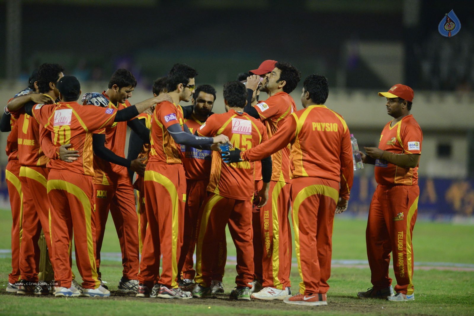 CCL5 Telugu warriors vs Bengal Tigers 01 - 117 / 214 photos