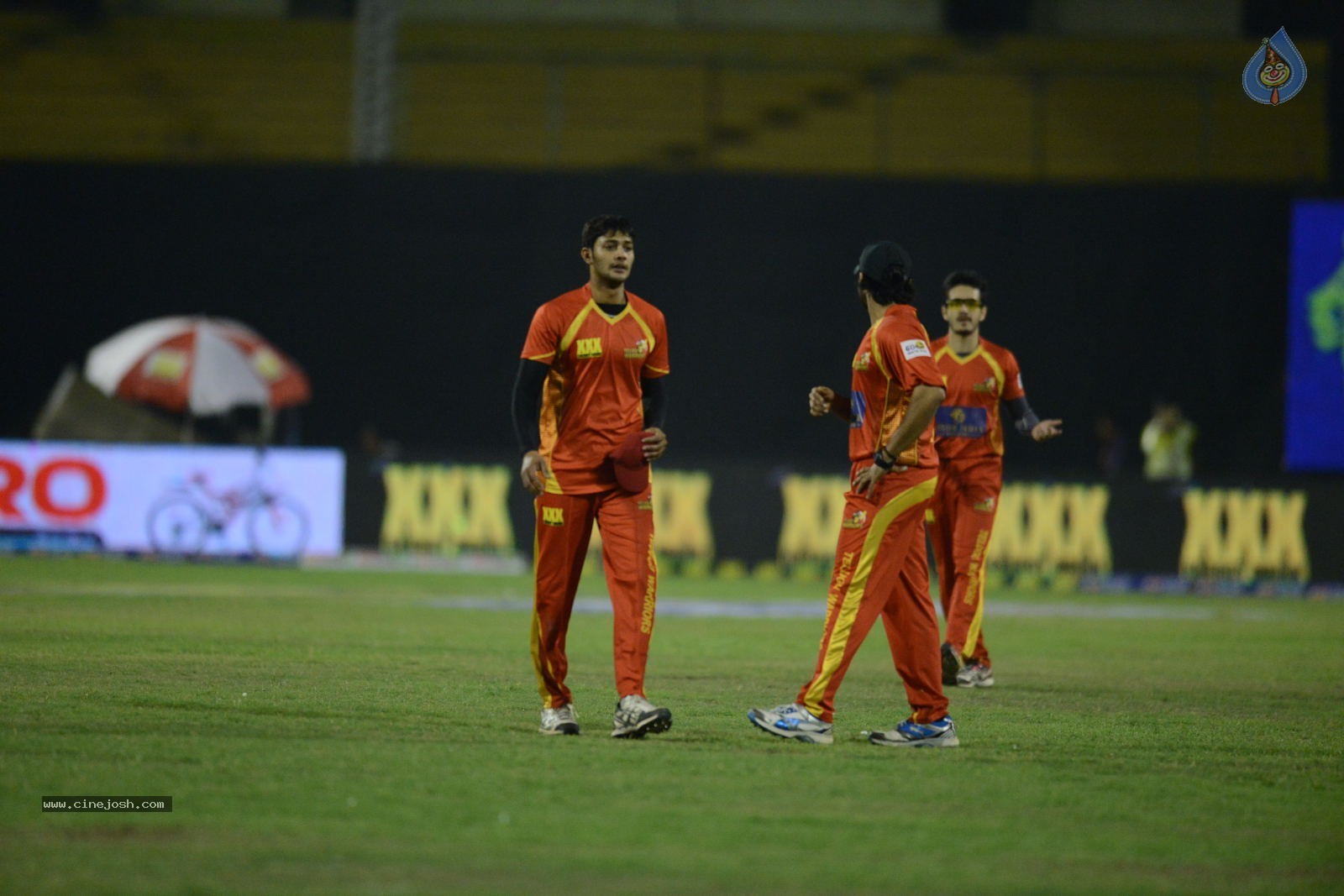 CCL5 Telugu warriors vs Bengal Tigers 01 - 118 / 214 photos