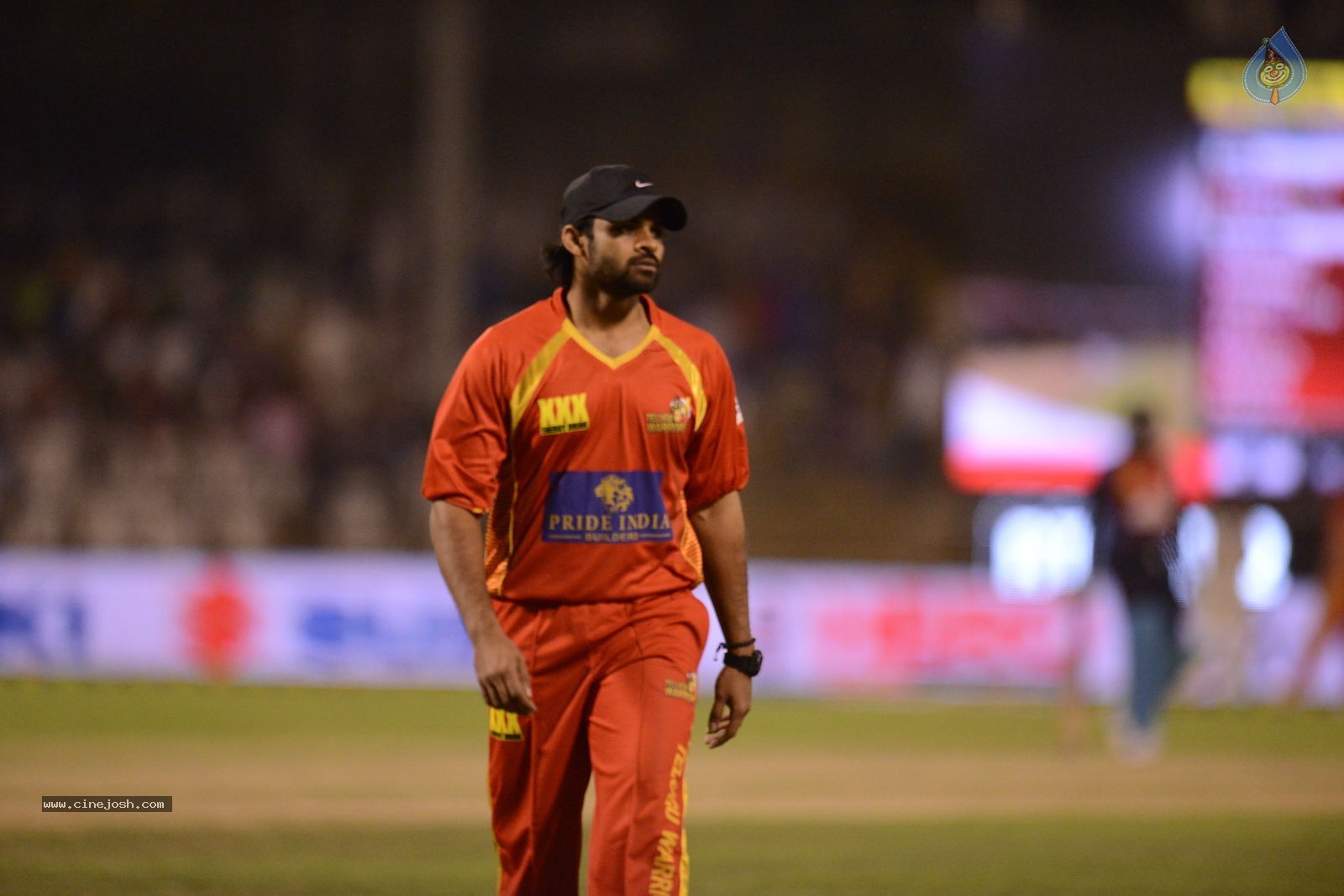 CCL5 Telugu warriors vs Bengal Tigers 01 - 119 / 214 photos