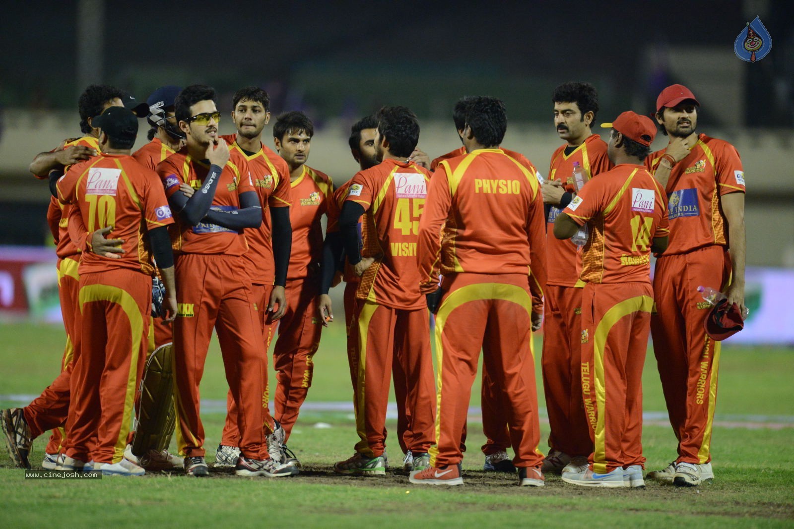CCL5 Telugu warriors vs Bengal Tigers 01 - 120 / 214 photos