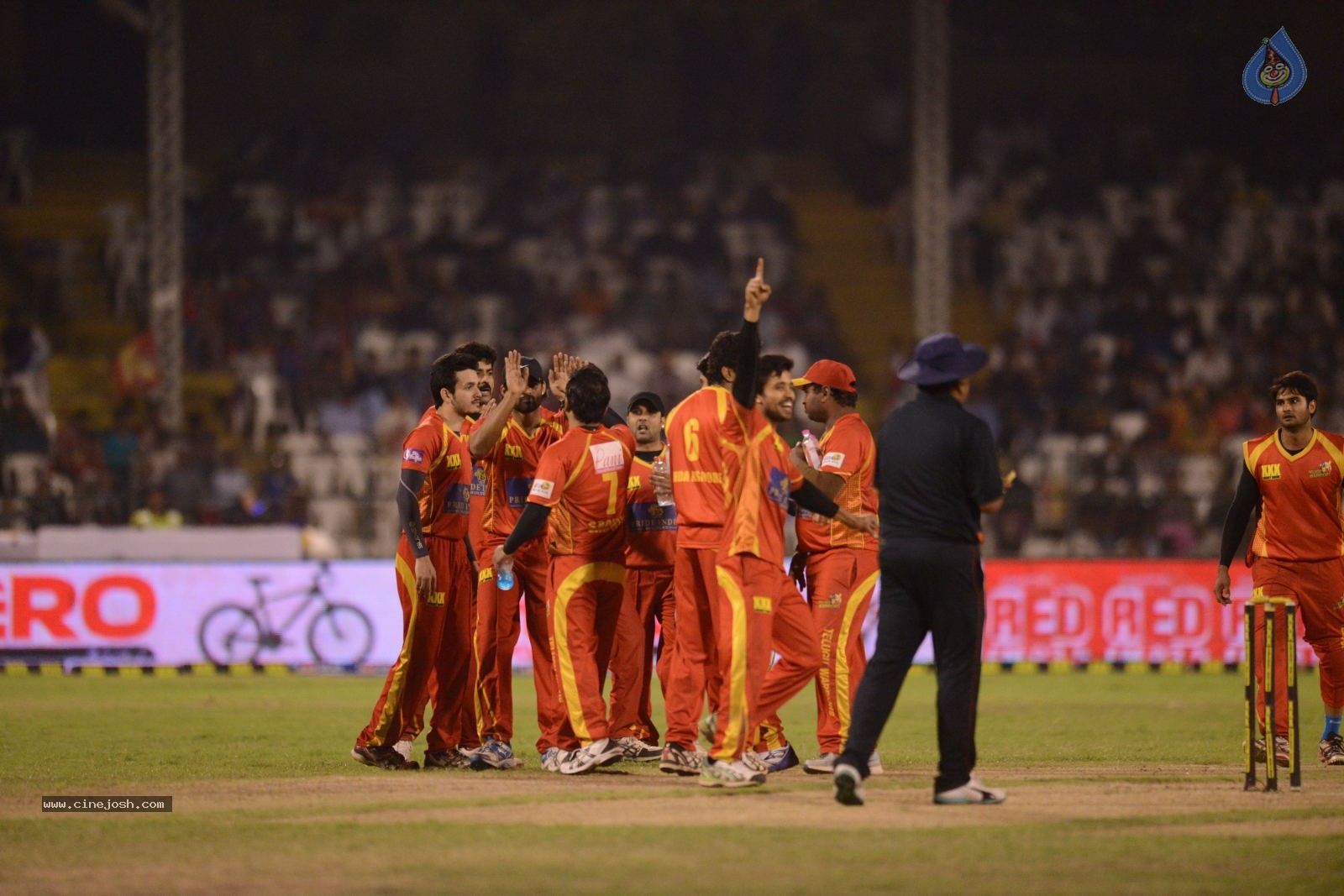 CCL5 Telugu warriors vs Bengal Tigers 01 - 121 / 214 photos
