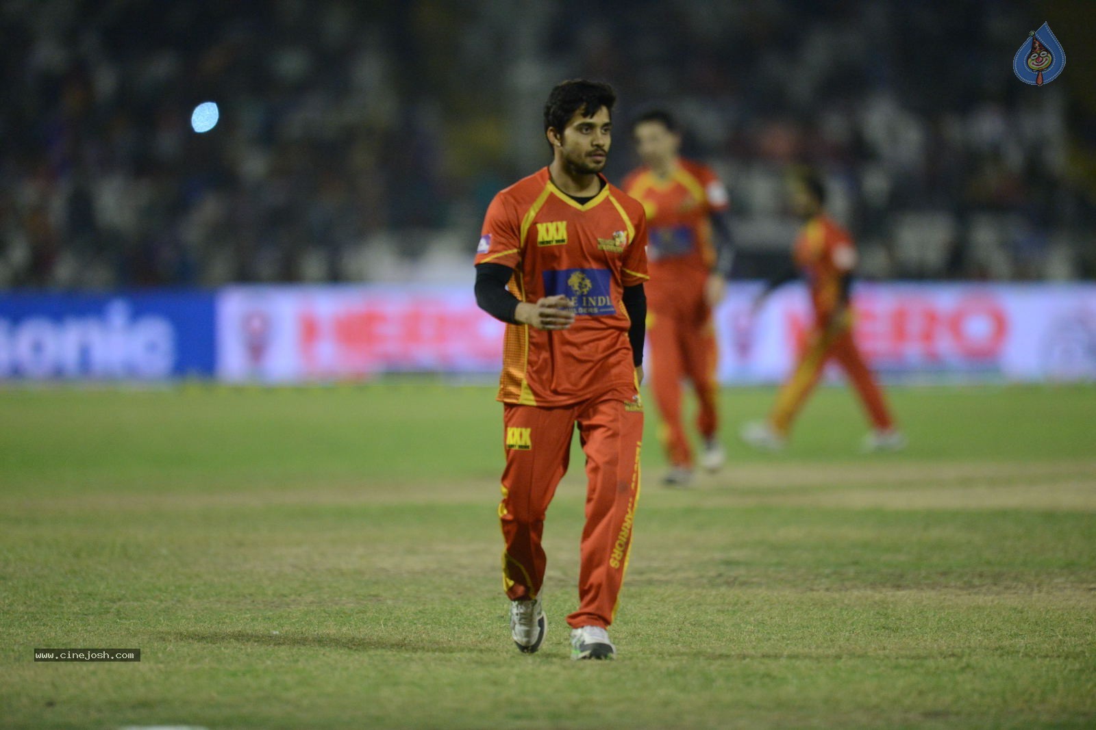 CCL5 Telugu warriors vs Bengal Tigers 01 - 122 / 214 photos