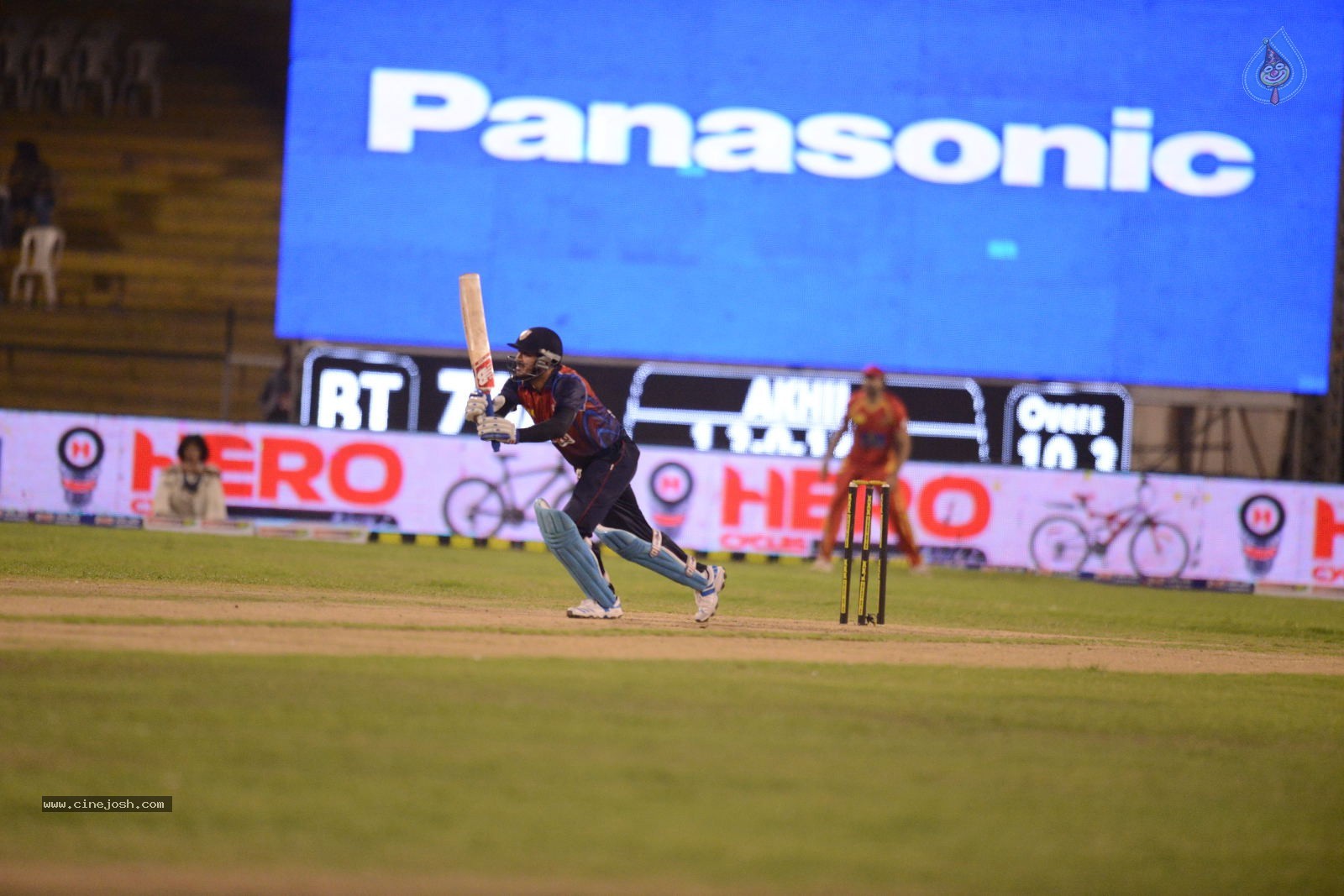 CCL5 Telugu warriors vs Bengal Tigers 01 - 128 / 214 photos