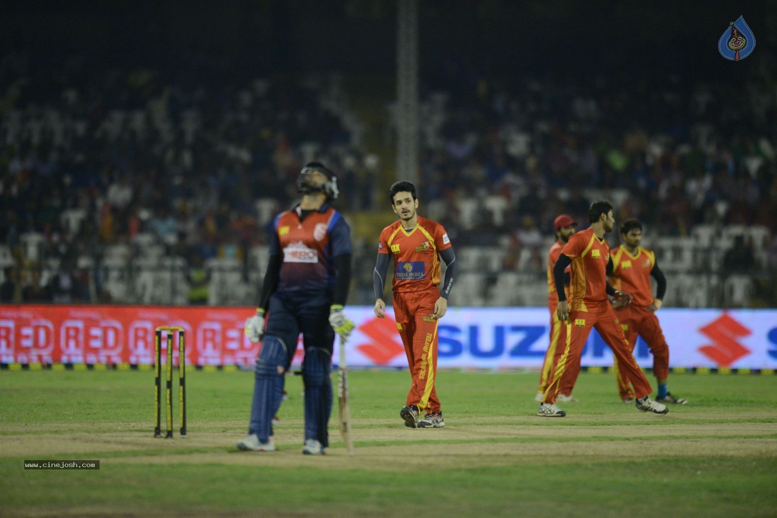 CCL5 Telugu warriors vs Bengal Tigers 01 - 135 / 214 photos